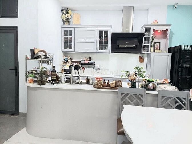 LÔ GÓC 4 TẦNG, NGANG 6M, TẶNG FULL NỘI THẤT,HXH THÔNG,PHÚ THUẬN,QUẬN 7