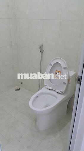 154/17 Cho thuê phòng đẹp, ban cong toilet riêng 27m2 P15 TB