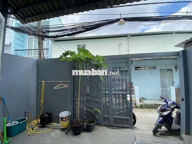 Bán nhà Quận 7, 51m2, gần đường Nguyễn Thị Thập, giá 4,95 tỷ.