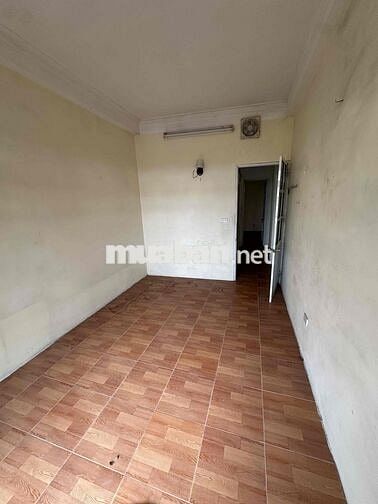 CẦN BÁN NHÀ 4 TẦNG MẶT PHỐ BẮC CẦU . 4 PHÒNG NGỦ VIEW THOÁNG CỔ LOA