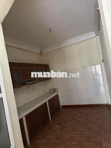 CẦN BÁN NHÀ 4 TẦNG MẶT PHỐ BẮC CẦU . 4 PHÒNG NGỦ VIEW THOÁNG CỔ LOA