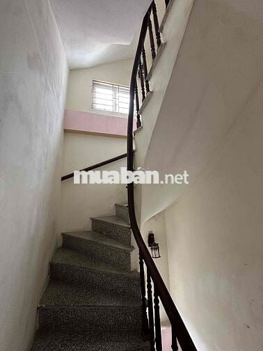 CẦN BÁN NHÀ 4 TẦNG MẶT PHỐ BẮC CẦU . 4 PHÒNG NGỦ VIEW THOÁNG CỔ LOA