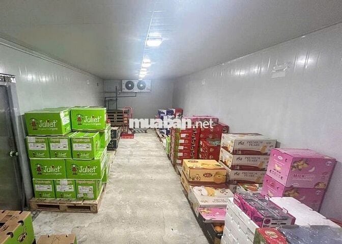 Kho lạnh, văn phòng kinh doanh hoa quả nhập khẩu gần sát chợ Long Biên