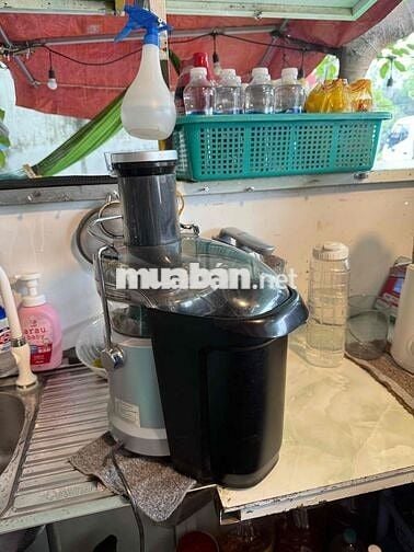Do không có người bán nên cần sang nhanh lại quán cf sinh tố