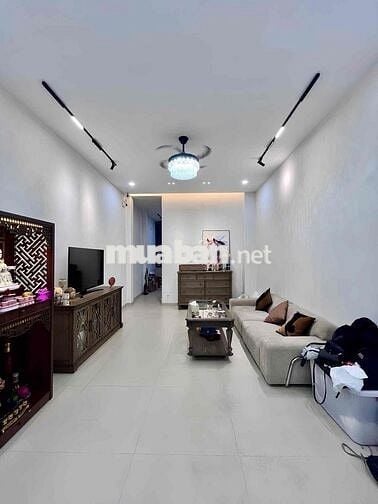 Đường Xe Tải Thông - DT: 4x14 (56m2) - Nhà Đúc 2 Tầng, Cạnh Nguyễn Sơn