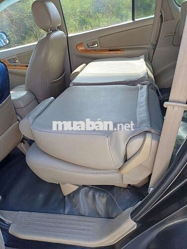 Toyota Innova 2011 G - chạy 250000 km