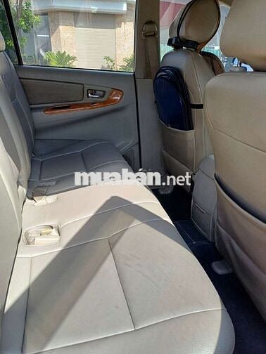 Toyota Innova 2011 G - chạy 250000 km