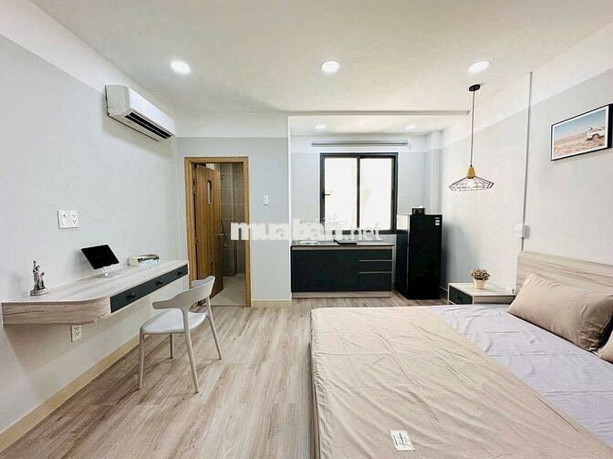 STUDIO cửa sổ thoáng ngay Ngả Tư Nguyễn Xí - Nơ Trang Long