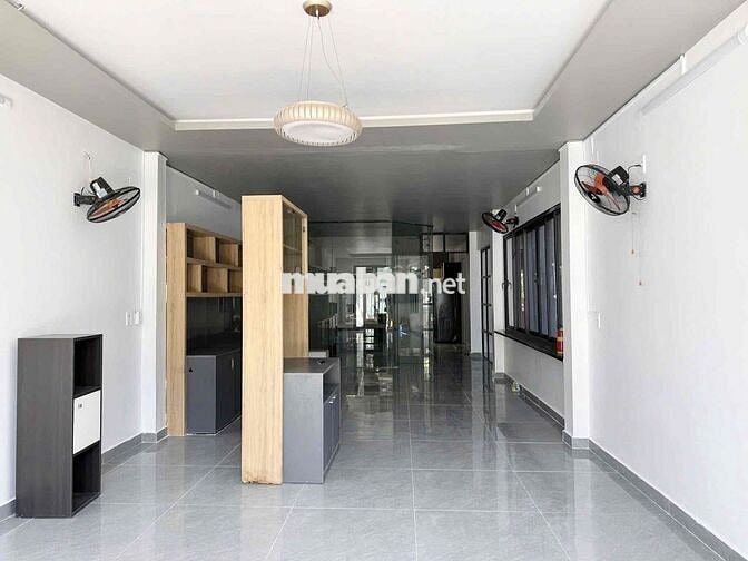 Sân Vườn - 2PN Lớn - Đường Cách Mạng Tháng Tám