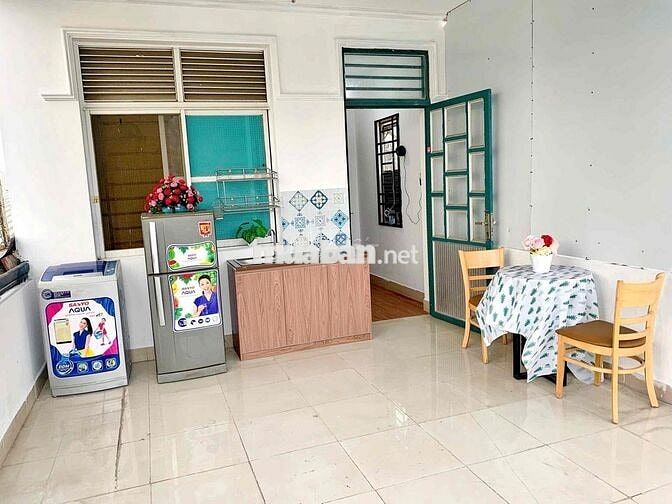 Cho thuê PENTHOUSE 1 Phòng ngủ rộng nguyên tầng ngay chợ Tân Mỹ