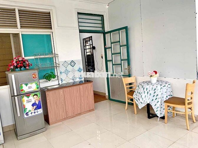 Cho thuê PENTHOUSE 1 Phòng ngủ rộng nguyên tầng ngay chợ Tân Mỹ