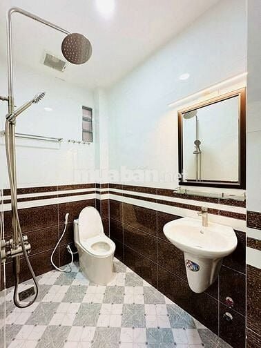 STUDIO cửa sổ thoáng ngay Ngả Tư Nguyễn Xí - Nơ Trang Long