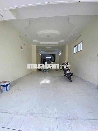 CHO THUÊ NHÀ GÓC 2MT KINH DOANH NGAY TRƯỜNG ĐẠI HỌC