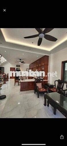 Cho thuê nhà mặt tiền đường thanh Long- Hải châu - Đà Nẵng