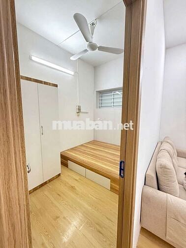 Bán căn hộ chung cư Trịnh Văn Bô 2 ngủ oto đỗ hầm mặt phố