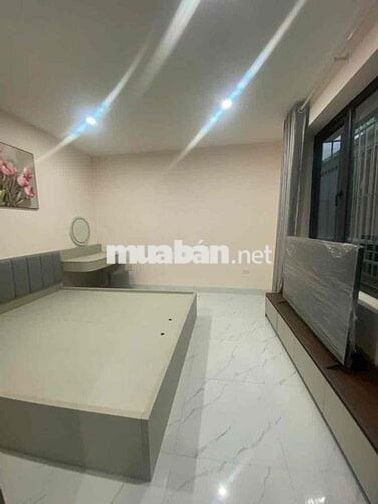 Nhà mới Kính coong Âu cơ Tặng full nội thất DT 40/45m, 3 tầng, mt 10m