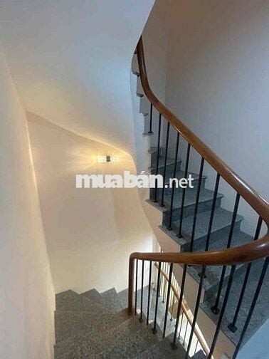 Nhà mới Kính coong Âu cơ Tặng full nội thất DT 40/45m, 3 tầng, mt 10m