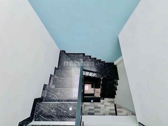 Kẹt vốn KD bán gấp nhà ở Nhiêu Tứ, P6, Phú Nhuận. DT30m2. Giá 2tỷ250tr
