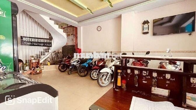 Khách sạn 6 tầng 18 phòng – trung tâm Dĩ An – dòng tiền 120tr/th