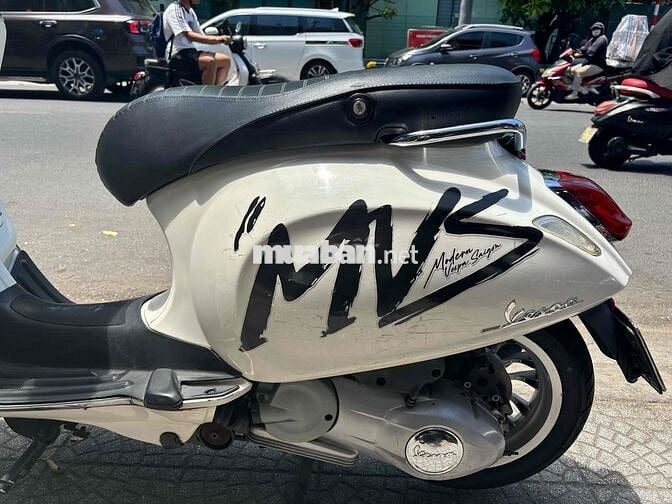 Vespa sprint trắng đen chính chủ