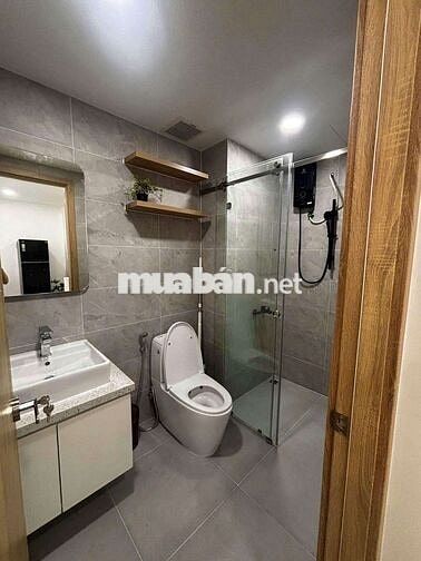 Mình pass hợp đồng cho thuê căn hộ Lavida Plus Quận 7 ngay ngã tư