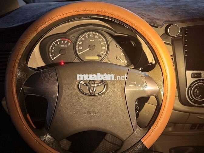 Toyota Innova 2014 E - 110000 km