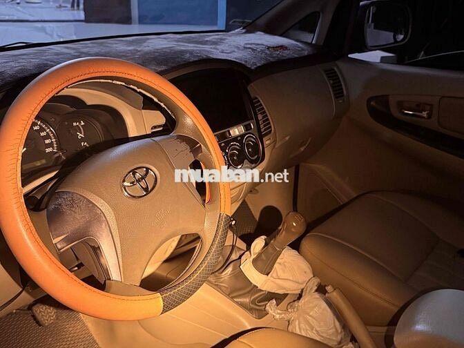 Toyota Innova 2014 E - 110000 km