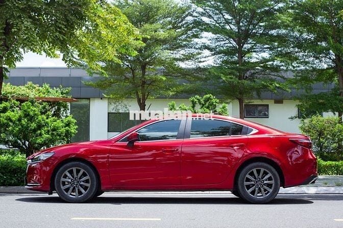Mazda 6 Premium 2.0 AT 2022 - 32000 km