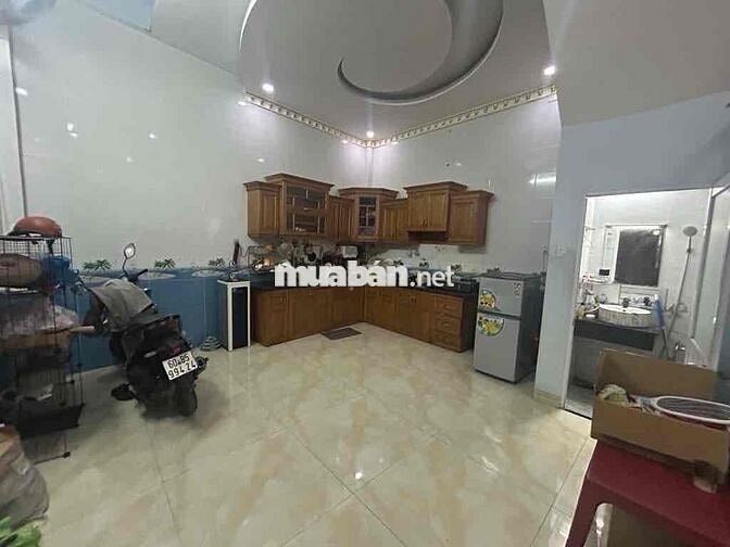 Hẻm bự nhà to - 50m2 ,4 tầng - Hoàn Công - giáp Tân Phú - hơn 5ty