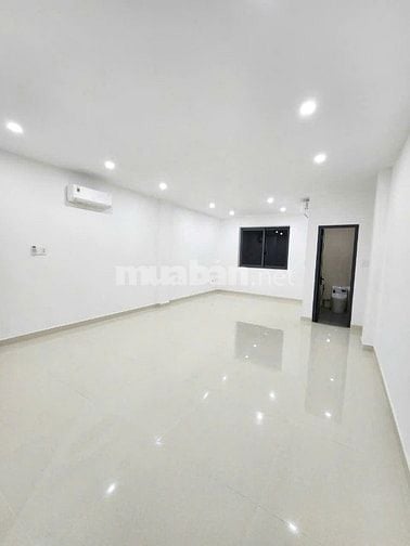 Cần cho thuê nhà ngay MT đường Bàu Cát P. 12 Q. Tân Bình 