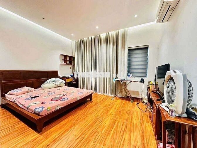 Cho thuê nhà 3 tầng mặt tiền Thanh Long, Hải Châu