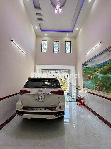 NHÀ PHỐ ĐÚC KIÊN CỐ,HẺM 5m XE HƠI VÀO NHÀ,NGAY TRUNG TÂM KO THIẾU GÌ