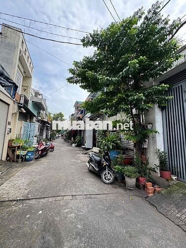 Đường oto 6m. DT 5x12. Nhà 3 tầng - Sân thượng - SHR nở hậu. Giá 4 tỷ