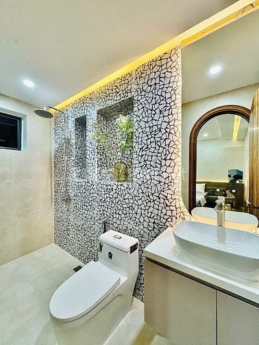 ⭐️Nhà DT:5x10m, 3 Lầu tuyệt đẹp Cao cấp hẻm Huỳnh Văn Bánh, P11.