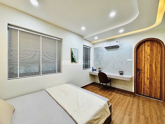 ⭐️Nhà DT:5x10m, 3 Lầu tuyệt đẹp Cao cấp hẻm Huỳnh Văn Bánh, P11.