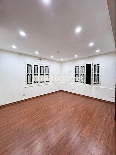 Bán nhà phố Nguyễn Công Hoan, ô tô tránh, 82m mặt tiền 5m, chỉ nhỉnh