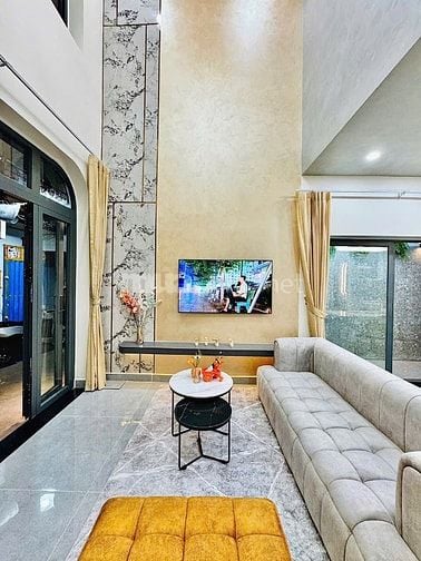 ⭐️Nhà DT:5x10m, 3 Lầu tuyệt đẹp Cao cấp hẻm Huỳnh Văn Bánh, P11.