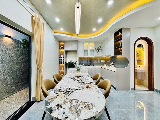 ⭐️Nhà DT:5x10m, 3 Lầu tuyệt đẹp Cao cấp hẻm Huỳnh Văn Bánh, P11.