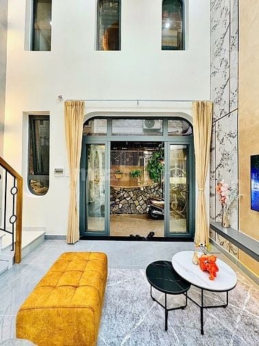 ⭐️Nhà DT:5x10m, 3 Lầu tuyệt đẹp Cao cấp hẻm Huỳnh Văn Bánh, P11.