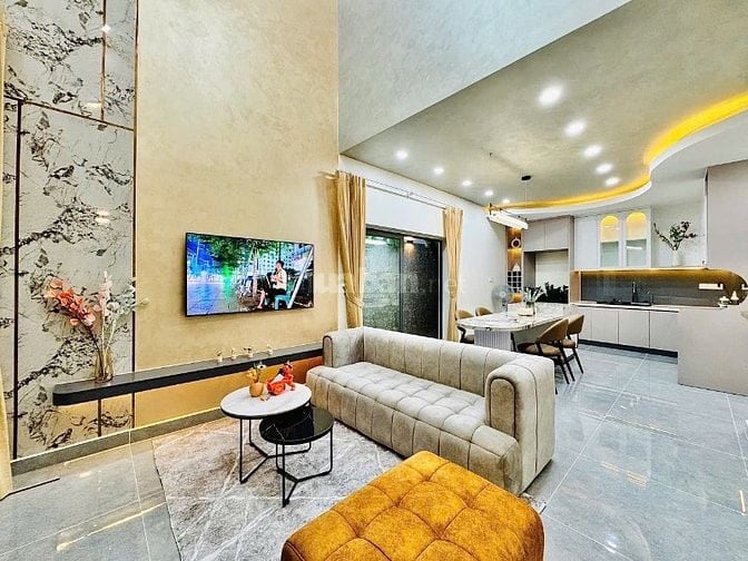 ⭐️Nhà DT:5x10m, 3 Lầu tuyệt đẹp Cao cấp hẻm Huỳnh Văn Bánh, P11.
