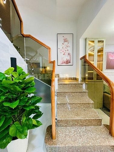 ⭐️Nhà 3 Lầu tuyệt đẹp Cao cấp hẻm xe hơi Lý Chính Thắng, P7, Q.3.
