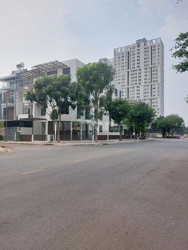  Bán gấp lô đất sổ đỏ tại cát lái.Quận 2.DT 6x20m(120m2) giá 70 tr/m2.