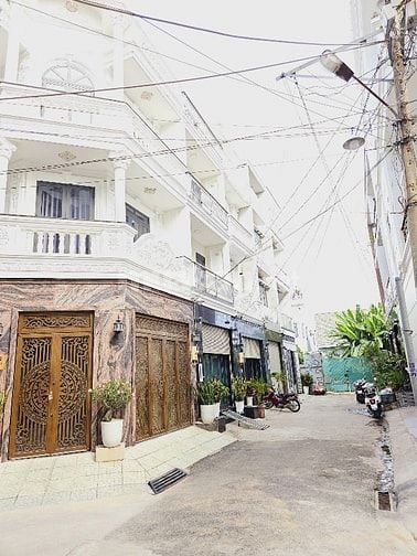 Nhà 4 lầu  MT Ngộp bank bán 6.3tỷ 84 Đào Tông Nguyen TT Nhà bè DT: 53,