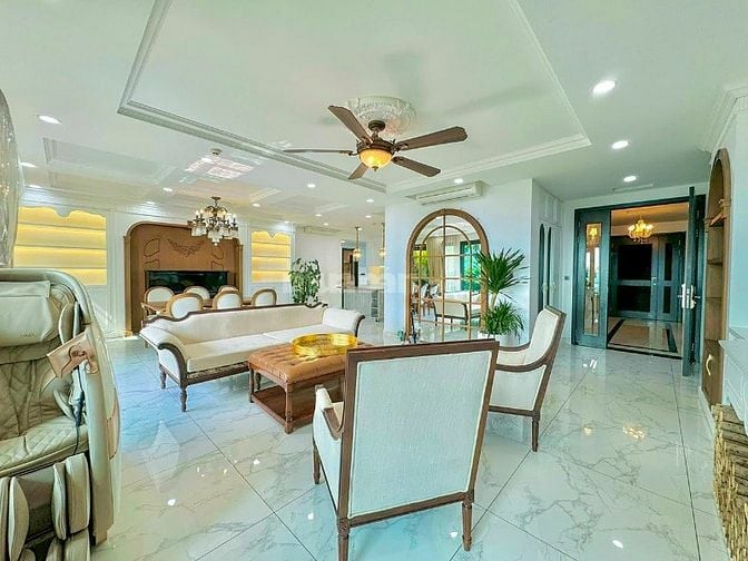Bán Căn Sky Mansion tại Feliz en Vista gồm 5 phòng ngủ 240m2