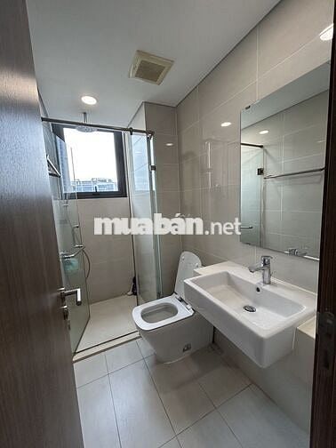 Cho thuê căn hộ Eco Green Saigon 65m2 2PN 2WC tầng cao mát mẻ