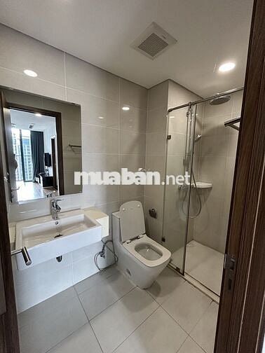 Cho thuê căn hộ Eco Green Saigon 65m2 2PN 2WC tầng cao mát mẻ