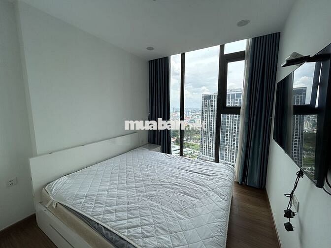 Cho thuê căn hộ Eco Green Saigon 65m2 2PN 2WC tầng cao mát mẻ