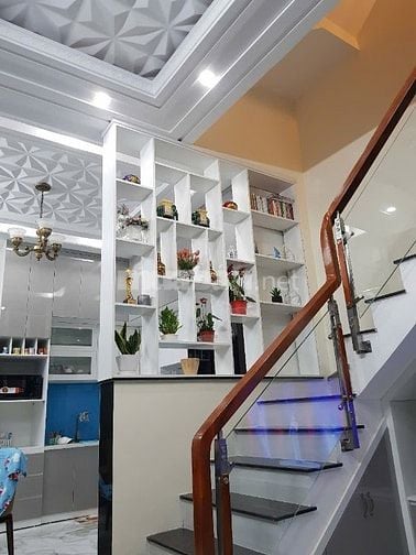 Nhà 4 lầu  MT Ngộp bank bán 6.3tỷ 84 Đào Tông Nguyen TT Nhà bè DT: 53,