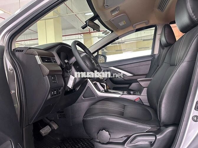 Mitsubishi Xpander Pre 2023 màu xám-32000km