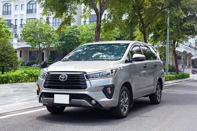 Toyota Innova 2024 E 2.0 MT - 55000 km